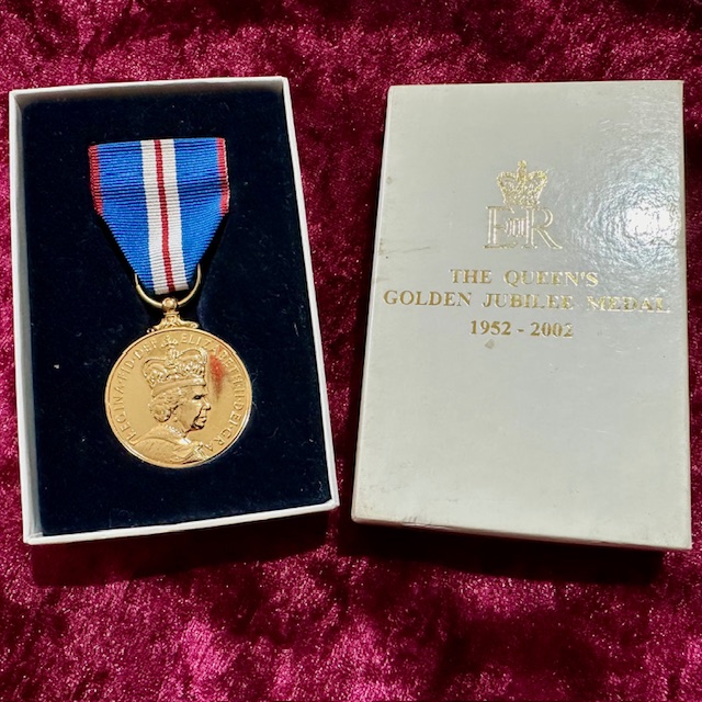 Ref: 5072 - Original Boxed Government Issue Golden Jubilee Medal (1952-2002).